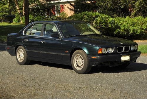 2000 bmw 525i 4 door sedan. forest green.