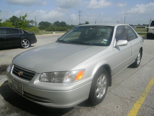 2000 toyota camry le sedan 4-door 2.2l