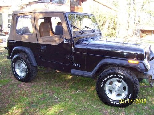 1995 jeep wrangler rio grande sport utility 2-door 2.5l