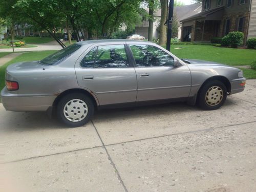 1992 Toyota Camry LE Sedan 4-Door 2.2L, image 3