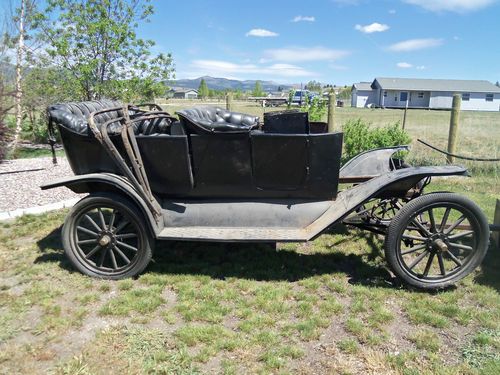 1914 model t ford touring car