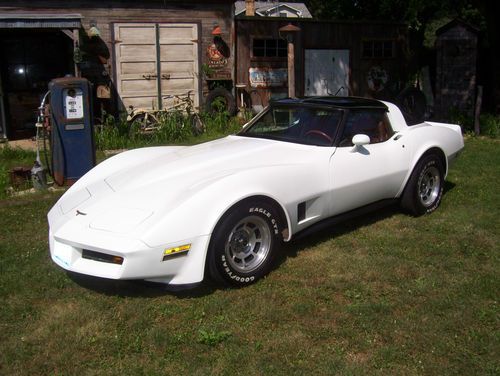 81 corvette nice!