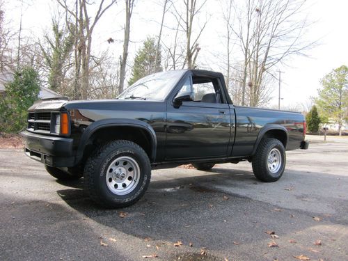 1990 dodge dakota convertible 4 wd show cond. auto.,loaded,81k orig. miles