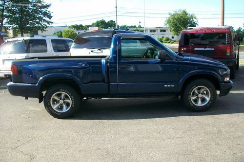 No reserve ! 02 chevy s10 pickup truck ls flare side regular cab 4 cyl. 5 speed