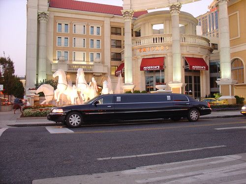 2005 lincoln stretch limousine  8-10 passengers 120" by krystal coach