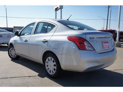 2012 NISSAN VERSA SV NO RESERVE!, image 2