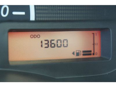 2012 NISSAN VERSA SV NO RESERVE!, image 8