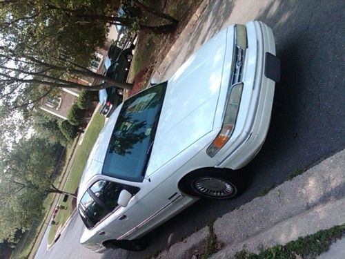 1994 ford crown victoria police interceptor sedan 4-door 4.6l