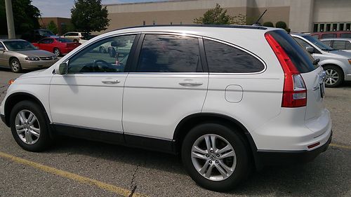 2011 honda cr-v 4wd 5dr ex-l mileage:9400 original owner ! no accident !