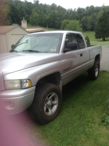 Dodge ram 1500 v8 4wd