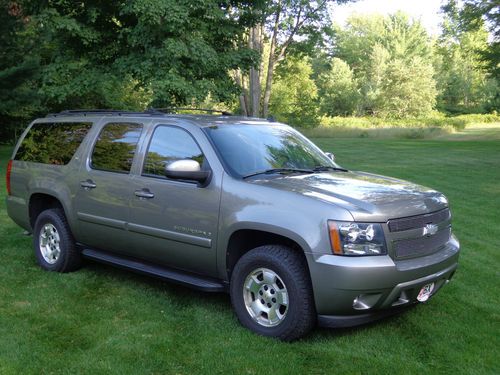 2007 chevrolet suburban 4wd 1/2 ton lt "one owner"