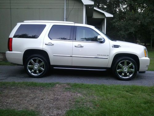 2008 cadillac escalade, awd, white diamond/cashmere, backup cam, nav, moonroof