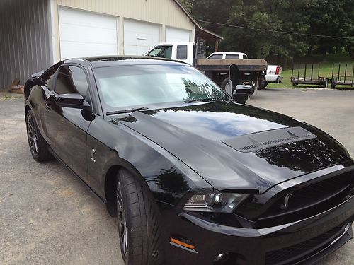 2012 shelby gt 500 svt pkg black on black