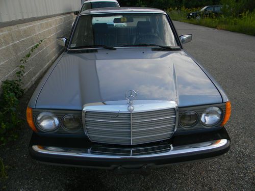 1985 mercedes benz 300 td...extra clean!! &amp; orig...garage kept..last year built