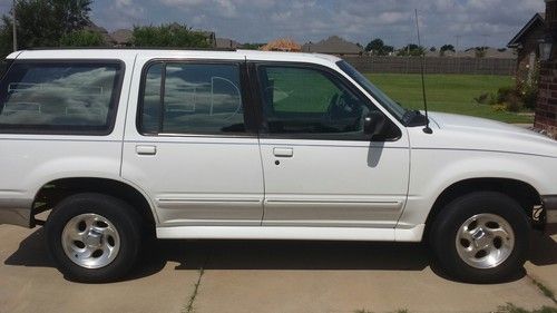 1996 ford explorer xl sport utility 4-door 4.0l