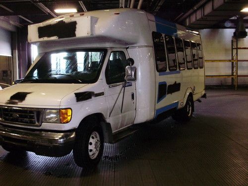 2007 ford supreme e-450 diesel para-transit van