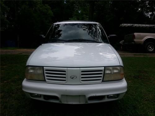 1999 oldsmobile bravada white