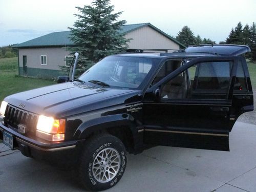 1995 jeep grand cherokee limited v8 4wd black suv