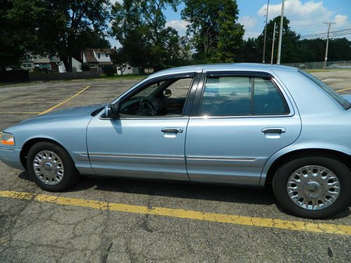 2003 mercury grand marquis gs sedan 4-door 4.6l