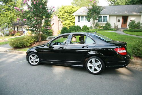 2010 mercedes-benz c300 4matic sport sedan 4-door 3.0l