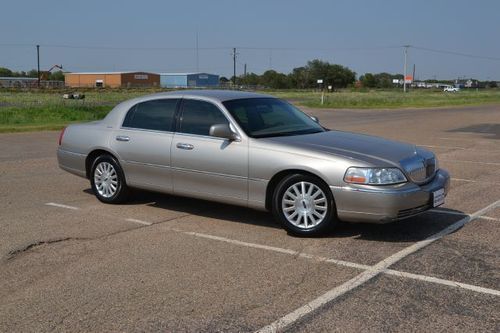 2003 lincoln town car executive