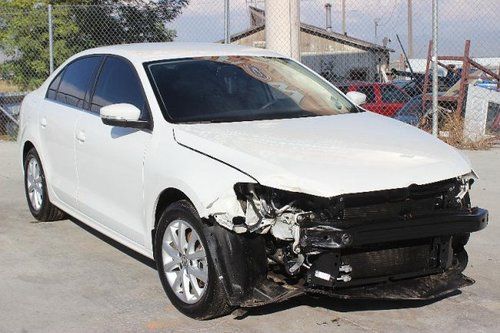 2013 volkswagen jetta se sedan damaged salvage only 2k miles wow runs! nice unit