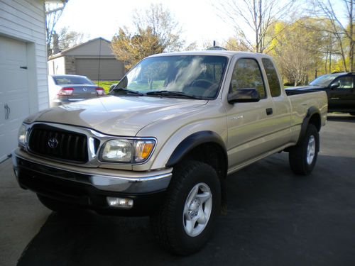 2001 toyota tacoma 4x4 auto very clean 2nd owner