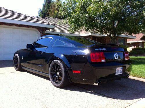2009 Ford Mustang Shelby GT500 Coupe 2-Door 5.4L, image 3