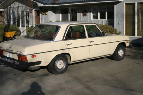 1976 mbz 300d 4 dr has rebuilt engine w/less than 1000 miles. a project vehicle