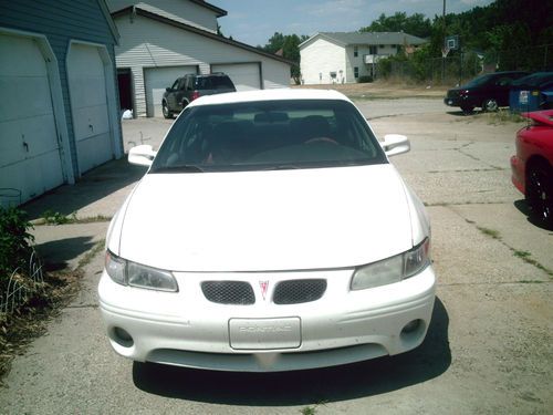 2002 pontiac grand prix se sedan 4-door 3.1l