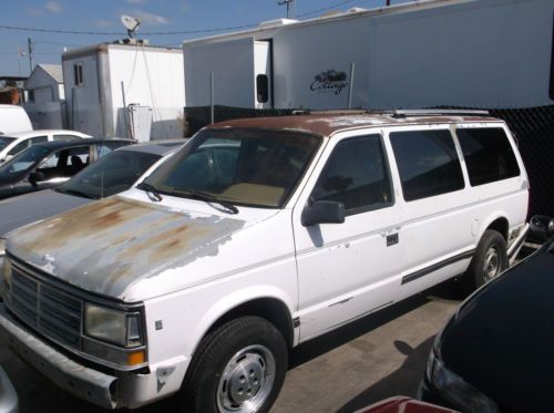 1989 dodge caravan, no reserve