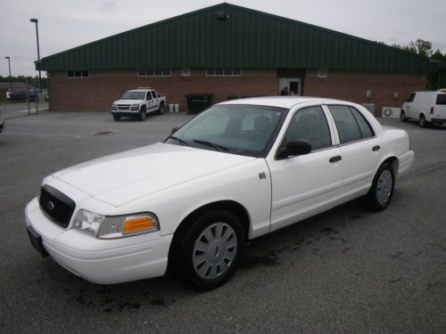 2010 ford crown victoria (no reserve)