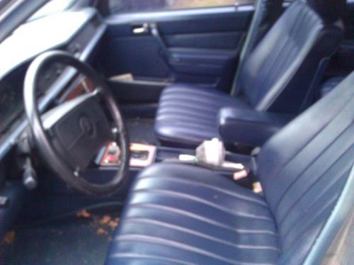 Mercedes Benz 190d 2.5 Turbo Diesel 155k. Grey on blue. very little rust, US $3,100.00, image 22