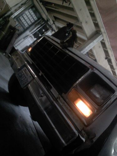 1981 ford f-100 custom standard cab pickup 2-door 4.9l