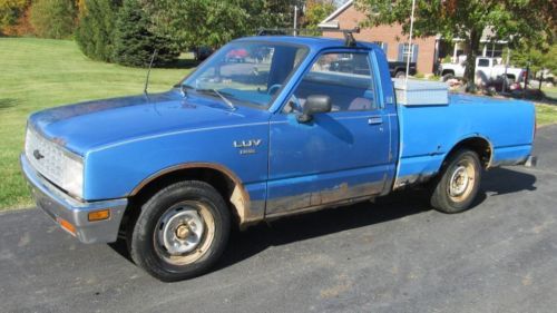 1982 chevy luv diesel 4 cylinder pick up truck.  !!! 32mpg !!!!