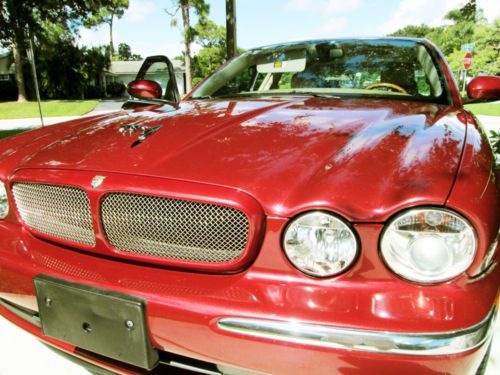 2004 Jaguar XJR Sedan 4-Door 4.2L Supercharged | LOADED & EXQUISITE, image 8