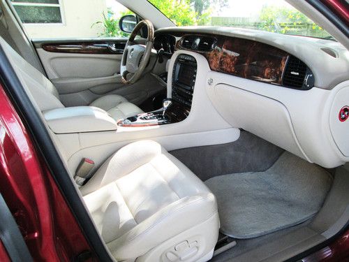 2004 Jaguar XJR Sedan 4-Door 4.2L Supercharged | LOADED & EXQUISITE, image 11