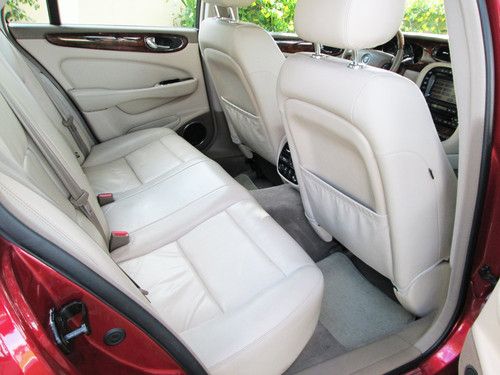 2004 Jaguar XJR Sedan 4-Door 4.2L Supercharged | LOADED & EXQUISITE, image 15