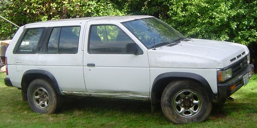1993 nissan pathfinder xe-v6 4x4 suv 4-door