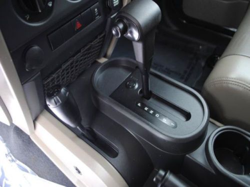 3.8L V6 AUTO ONE OWNER TRADE HARD SOFT TOP 4WD LWO-TONE LEATHER POWER WINDOWS CD, image 37