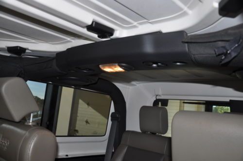 3.8L V6 AUTO ONE OWNER TRADE HARD SOFT TOP 4WD LWO-TONE LEATHER POWER WINDOWS CD, image 63