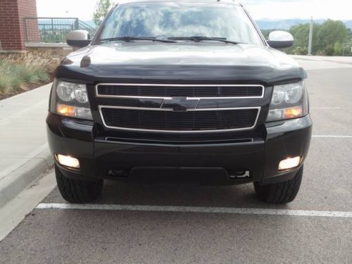 2008 Chevrolet Suburban LTZ / Z71 BLACK ON BLACK, ROOF,NAVI,DVD! CENTER CAPTS, image 3