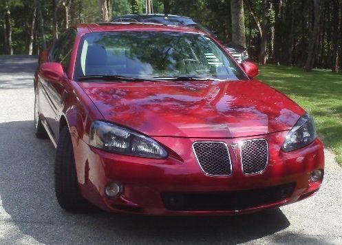 2008 pontiac grand prix gxp 4-door  loaded / no dings,heads up,remote star, nav