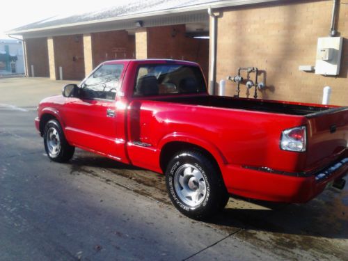 2000 gmc sonoma sls standard cab pickup 2-door 2.2l