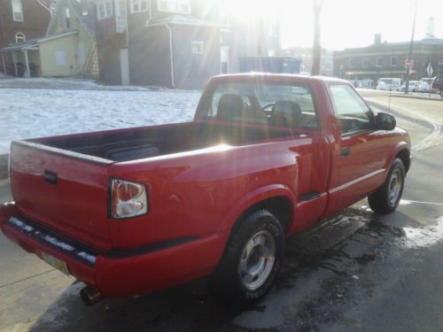 2000 GMC Sonoma SLS Standard Cab Pickup 2-Door 2.2L, US $2,200.00, image 3