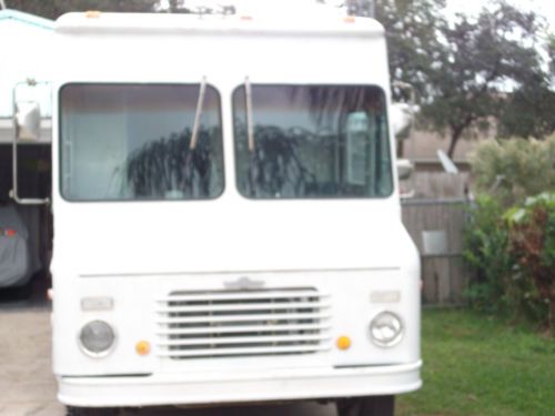 Lunch truck ready to go