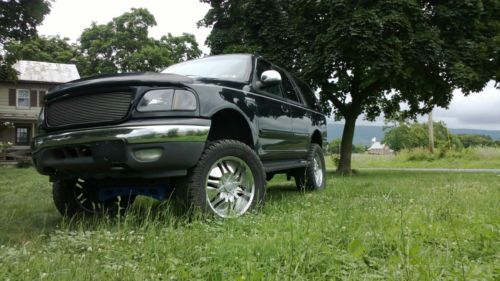 Nicely lifted 1998 ford expedition xlt sport utility 4-door 5.4l