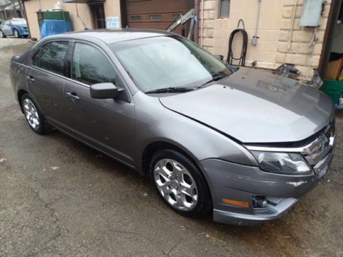 2011 ford fusion se, salvage, runs and drives, wrecked