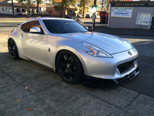 2010 nissan 370z *automatic*  light tasteful modifications *look* 3.7l