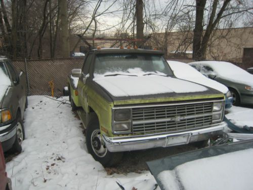 1984 chevy k30 4x4 wrecker truck